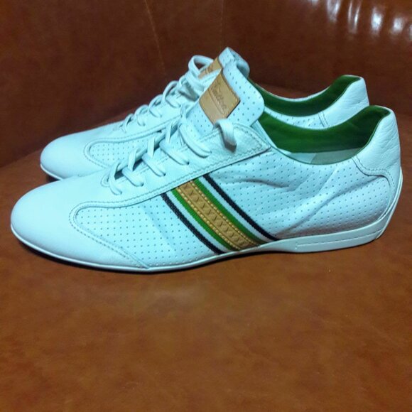 LOUIS VUITTON WHITE PERFORATED LEATHER BASTIA SNEAKERS - Picture 4 of 7